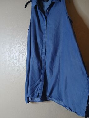 SHARAGANO Sleeveless Chambray -Front Tunic Top - Blue Size 14